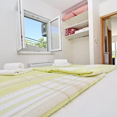 Gusti - One Bedroom With Terrace And Sea View * Drače