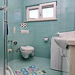 Gusti - One Bedroom With Terrace And Sea View