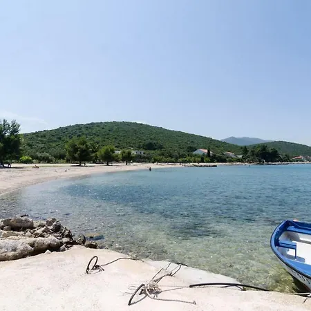 Gusti - One Bedroom With Terrace And Sea View Apartman