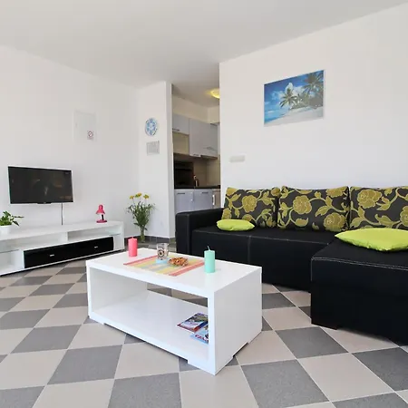 Gusti - One Bedroom With Terrace And Sea View Apartman *