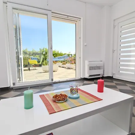 Gusti - One Bedroom With Terrace And Sea View Apartman