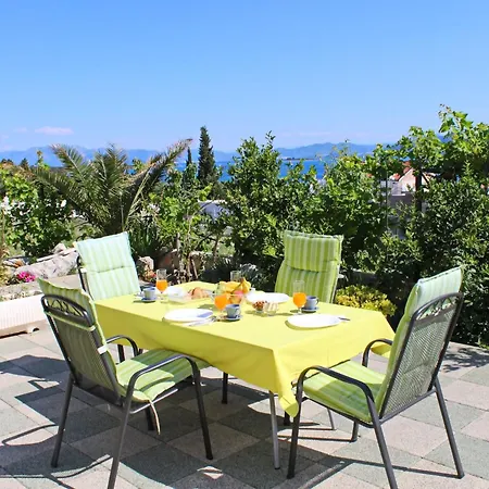 Gusti - One Bedroom With Terrace And Sea View Apartman