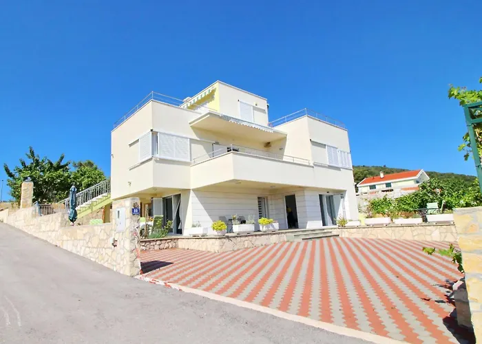 Gusti - One Bedroom With Terrace And Sea View Drače