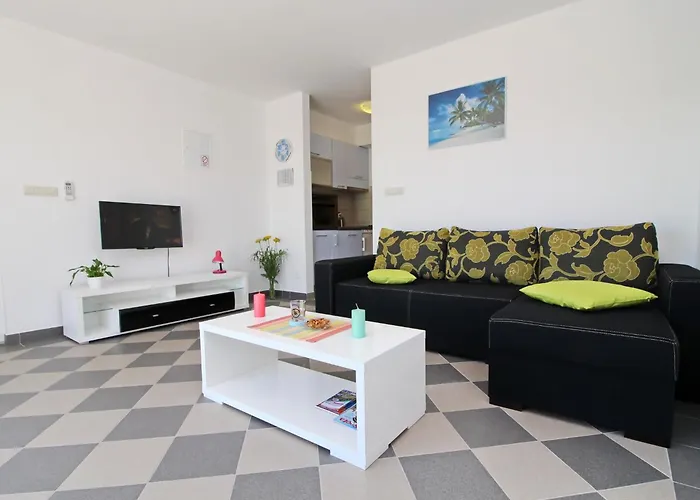 Gusti - One Bedroom With Terrace And Sea View شقة *