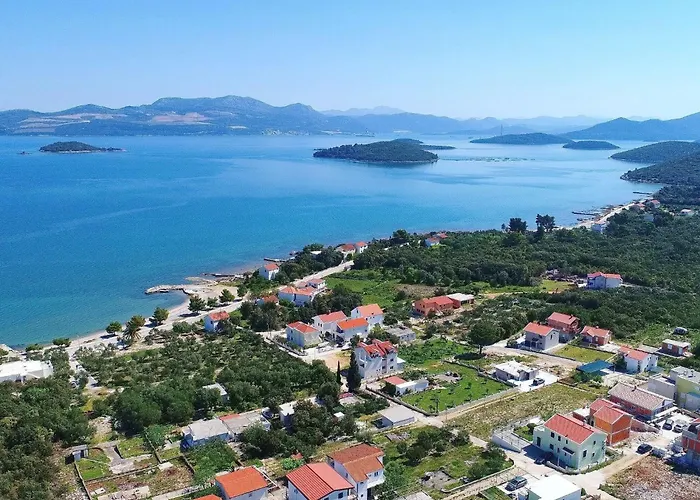 Gusti - One Bedroom With Terrace And Sea View Apartament